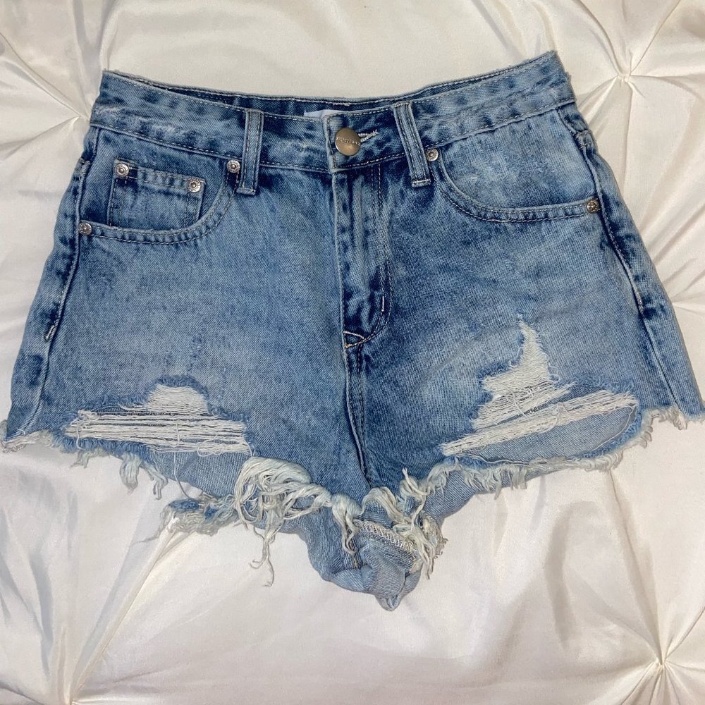 Trendy high waisted jean shorts